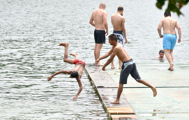 Адине канџе удавиле дете